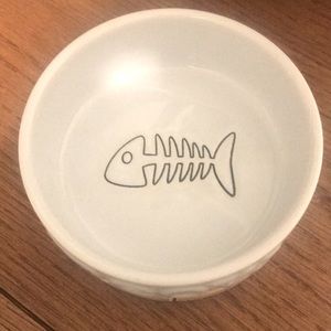 Meow cat food or water bowl